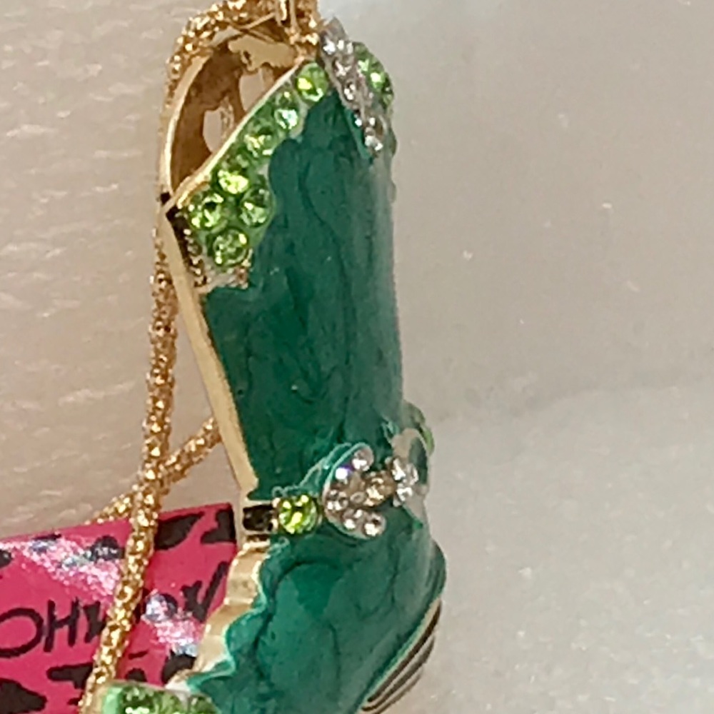 Cowboy/Cowgirl Boot Pendant.(similar to B Johnson style) - Picture 5 of 6